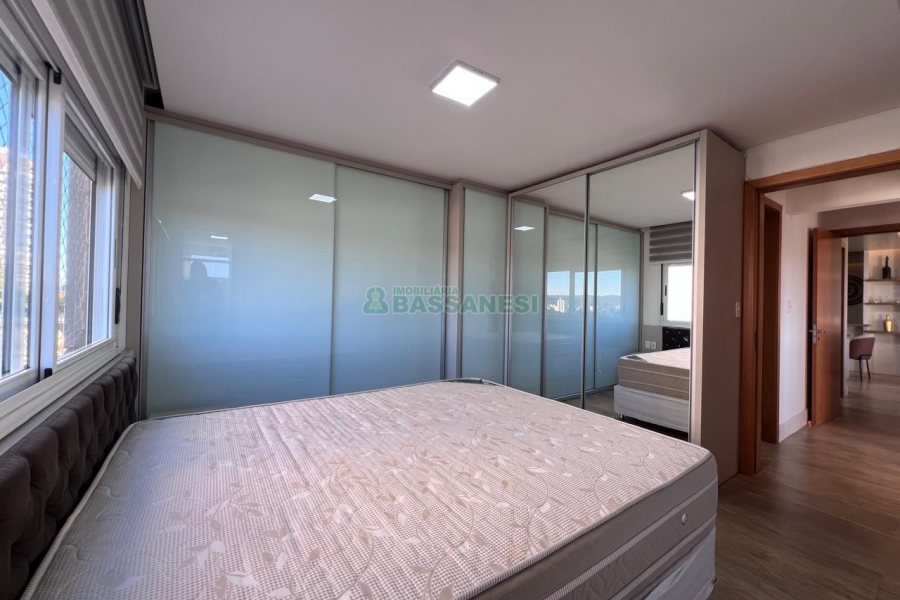 Apto Mobiliado com 101m², 3 dormitórios, 2 vagas, no bairro Universitário em Caxias do Sul para Alugar