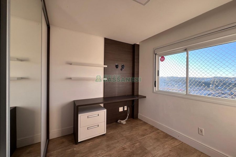Apto Mobiliado com 101m², 3 dormitórios, 2 vagas, no bairro Universitário em Caxias do Sul para Alugar