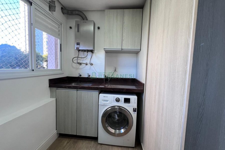 Apto Mobiliado com 101m², 3 dormitórios, 2 vagas, no bairro Universitário em Caxias do Sul para Alugar