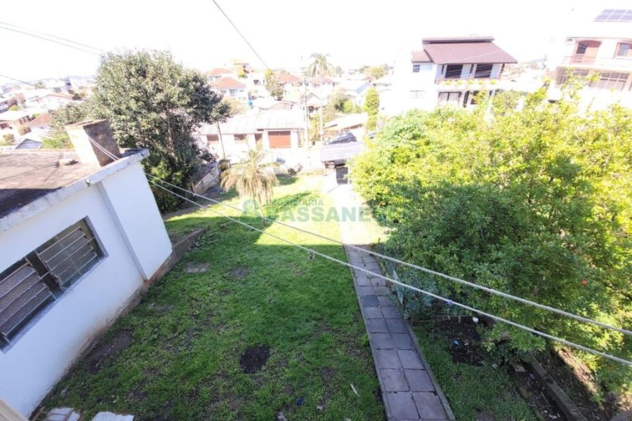 Casa com 166m², 2 dormitórios, 1 vaga, no bairro Rio Branco em Caxias do Sul para Comprar