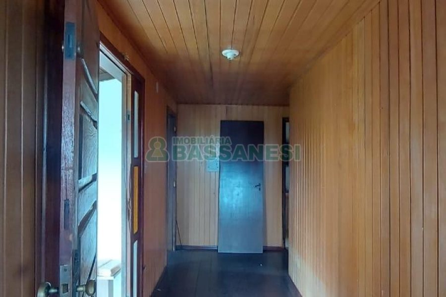 Casa com 166m², 2 dormitórios, 1 vaga, no bairro Rio Branco em Caxias do Sul para Comprar