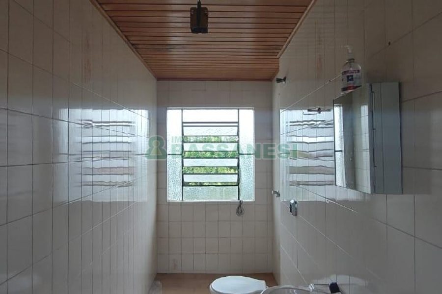 Casa com 166m², 2 dormitórios, 1 vaga, no bairro Rio Branco em Caxias do Sul para Comprar