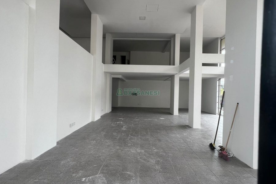 Sala, no bairro Centro em Caxias do Sul para Alugar
