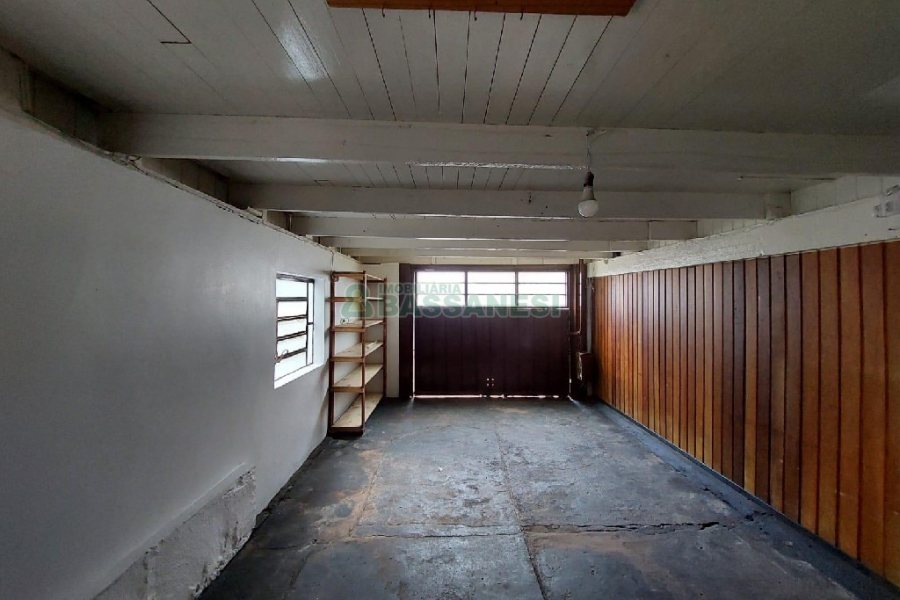 Casa com 60m², 3 dormitórios, 1 vaga, no bairro Petrópolis em Caxias do Sul para Alugar