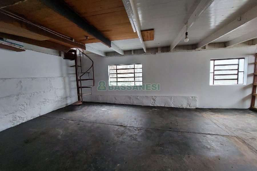 Casa com 60m², 3 dormitórios, 1 vaga, no bairro Petrópolis em Caxias do Sul para Alugar