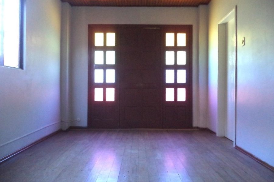 Casa com 66m², 3 dormitórios, no bairro Rio Branco em Caxias do Sul para Alugar