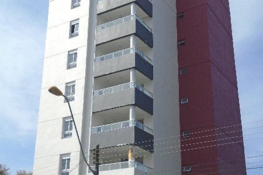 Loja com 170m², 1 vaga, no bairro Sagrada Família em Caxias do Sul para Comprar