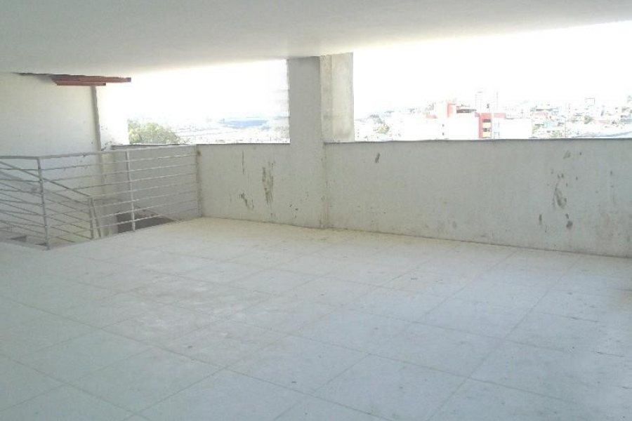 Loja com 170m², 1 vaga, no bairro Sagrada Família em Caxias do Sul para Comprar