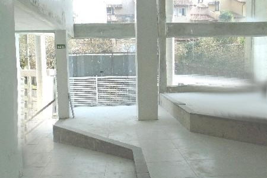 Loja com 170m², 1 vaga, no bairro Sagrada Família em Caxias do Sul para Comprar