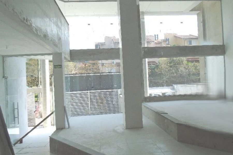 Loja com 170m², 1 vaga, no bairro Sagrada Família em Caxias do Sul para Comprar