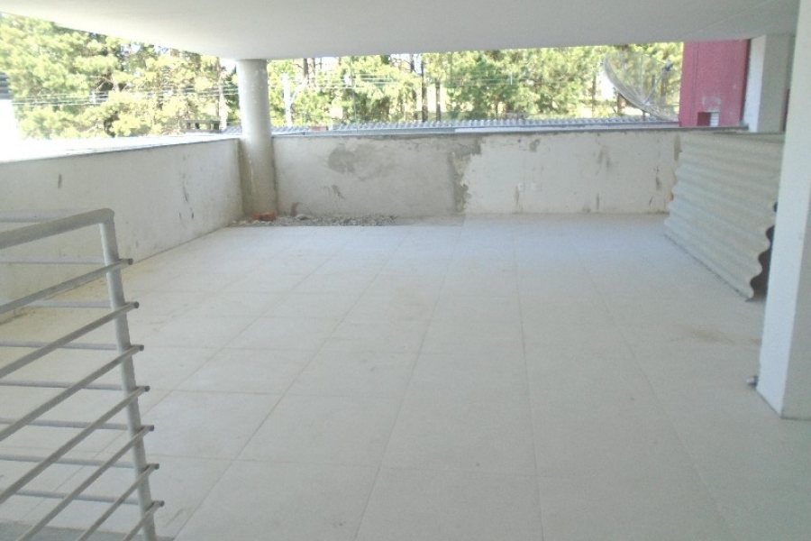 Loja com 170m², 1 vaga, no bairro Sagrada Família em Caxias do Sul para Comprar