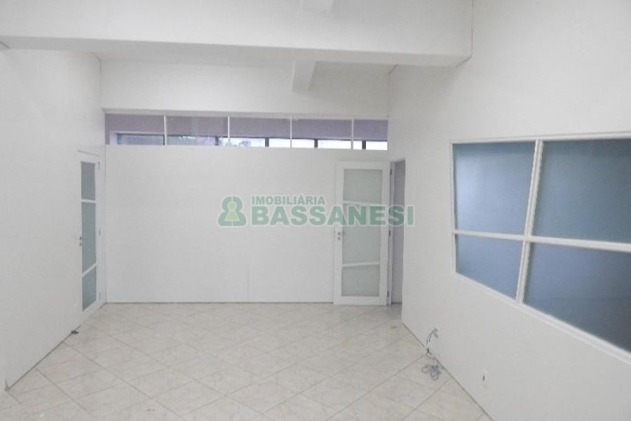 Sala com 288m², 2 vagas, no bairro Santa Catarina em Caxias do Sul para Alugar