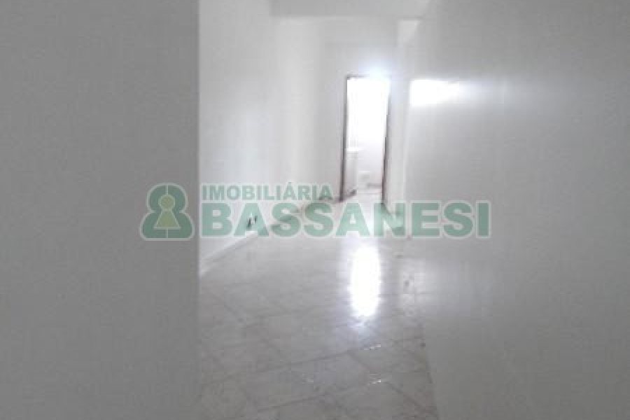 Sala com 288m², 2 vagas, no bairro Santa Catarina em Caxias do Sul para Alugar