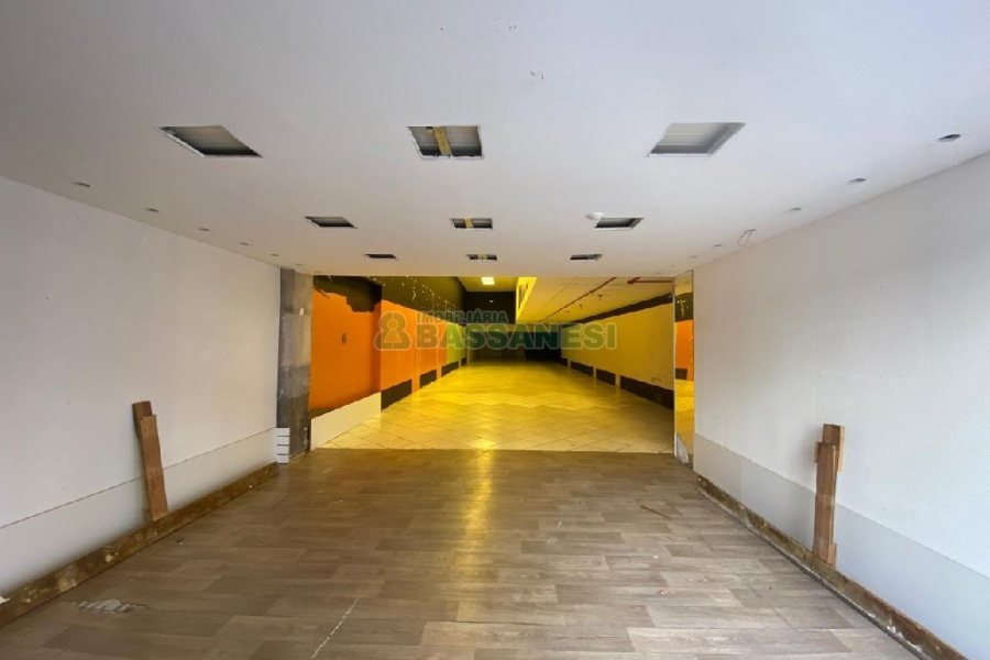 Loja com 456m², no bairro Centro em Caxias do Sul para Alugar