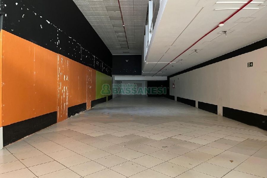 Loja com 456m², no bairro Centro em Caxias do Sul para Alugar