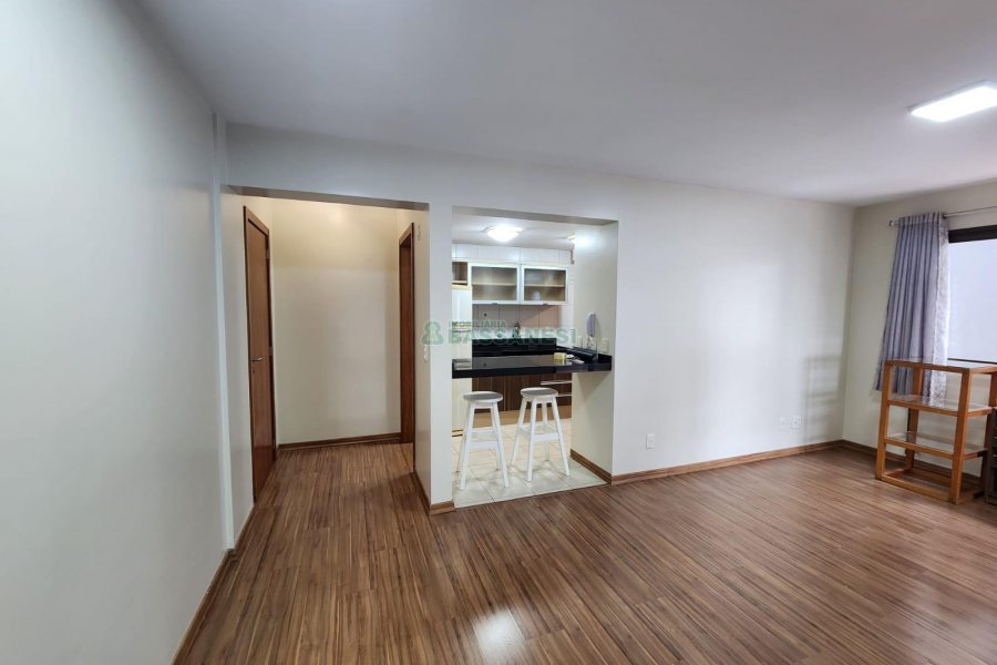 Apto Mobiliado com 59m², 1 dormitório, 1 vaga, no bairro Centro em Caxias do Sul para Comprar