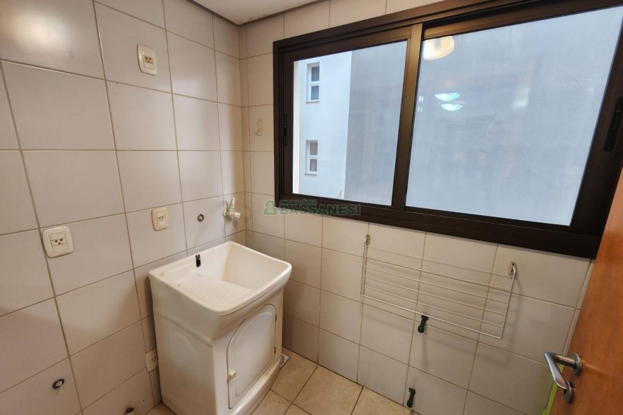 Apto Mobiliado com 59m², 1 dormitório, 1 vaga, no bairro Centro em Caxias do Sul para Comprar