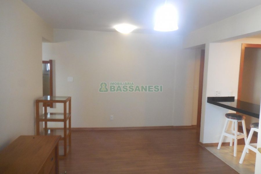 Apto Mobiliado com 59m², 1 dormitório, 1 vaga, no bairro Centro em Caxias do Sul para Comprar