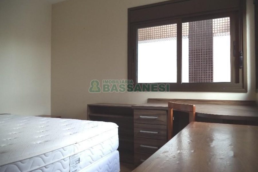 Apto Mobiliado com 59m², 1 dormitório, 1 vaga, no bairro Centro em Caxias do Sul para Comprar