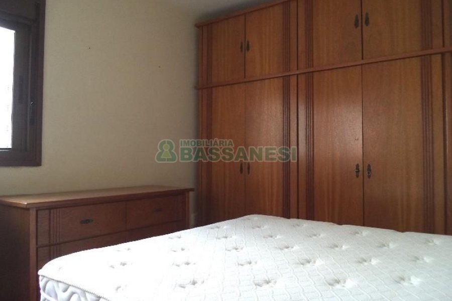 Apto Mobiliado com 59m², 1 dormitório, 1 vaga, no bairro Centro em Caxias do Sul para Comprar