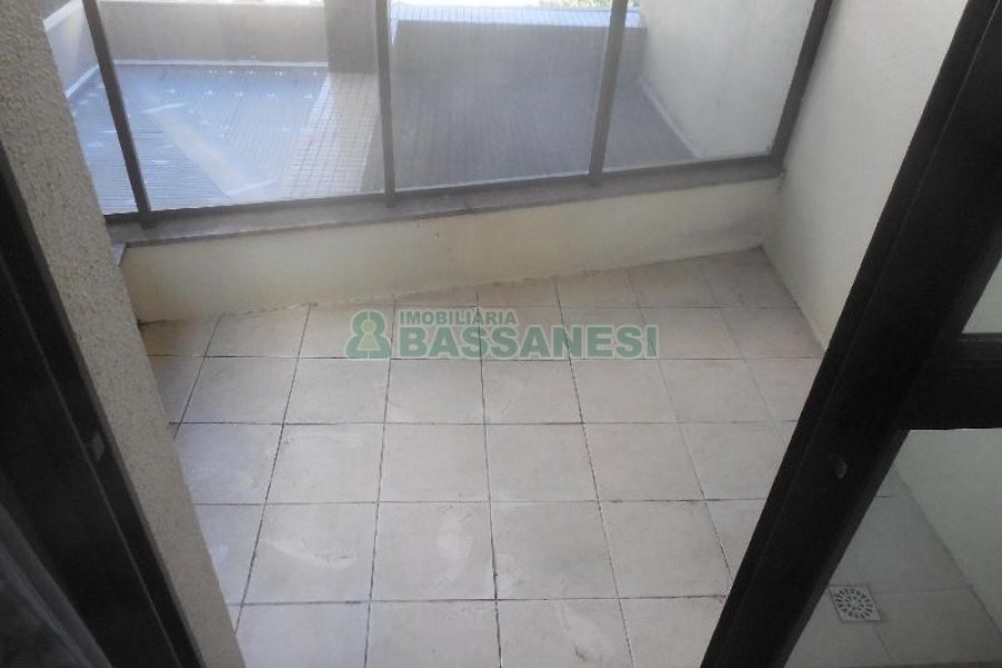 Apto Mobiliado com 59m², 1 dormitório, 1 vaga, no bairro Centro em Caxias do Sul para Comprar