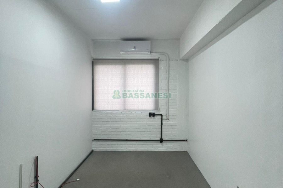 Sala com 250m², no bairro São Pelegrino em Caxias do Sul para Alugar