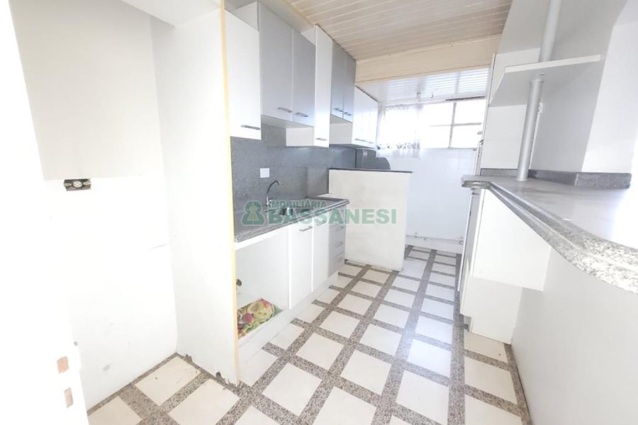 Apartamento com 70m², 3 dormitórios, 1 vaga, no bairro Jardim América em Caxias do Sul para Comprar