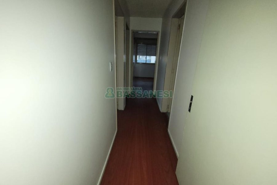 Apartamento com 70m², 3 dormitórios, 1 vaga, no bairro Jardim América em Caxias do Sul para Comprar