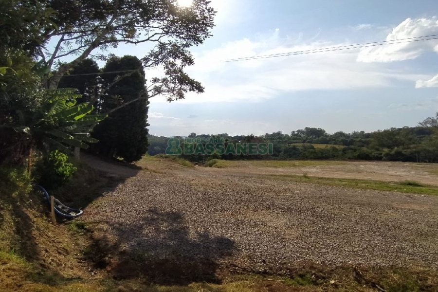 Terreno com 20000m², no bairro Nossa Senhora das Graças em Caxias do Sul para Alugar