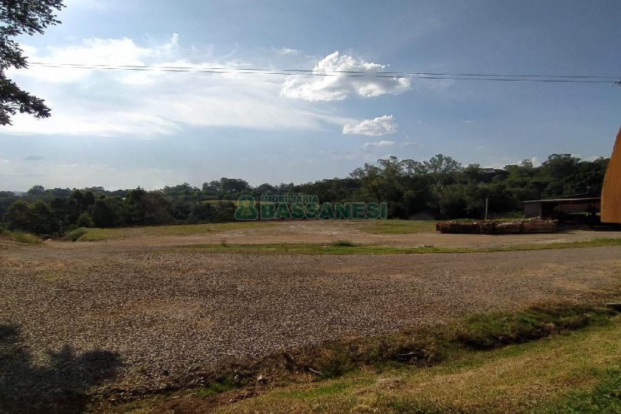 Terreno com 20000m², no bairro Nossa Senhora das Graças em Caxias do Sul para Alugar