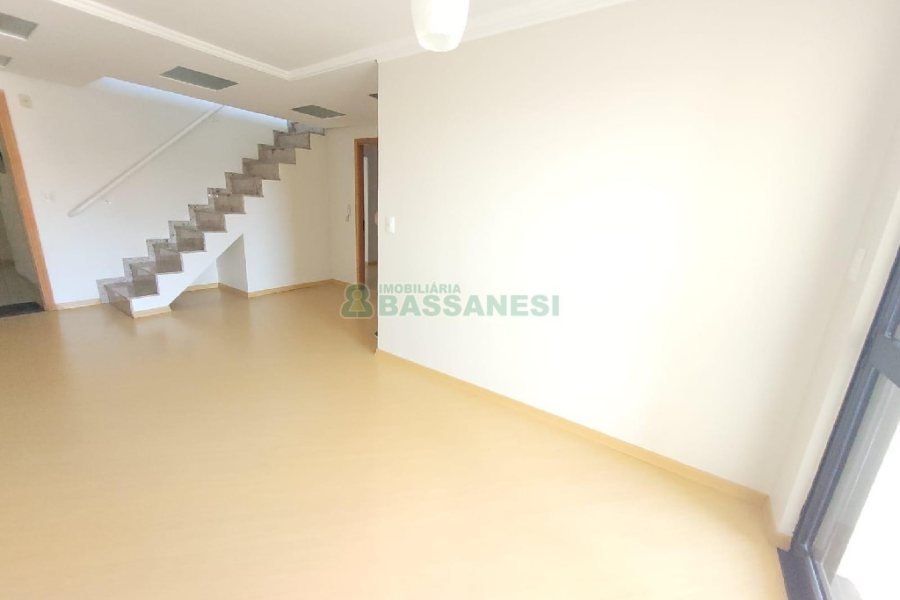 Cobertura com 195m², 4 dormitórios, 4 vagas, no bairro Pio X em Caxias do Sul para Comprar
