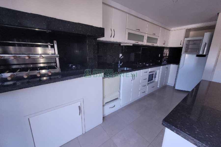 Cobertura com 195m², 4 dormitórios, 4 vagas, no bairro Pio X em Caxias do Sul para Comprar