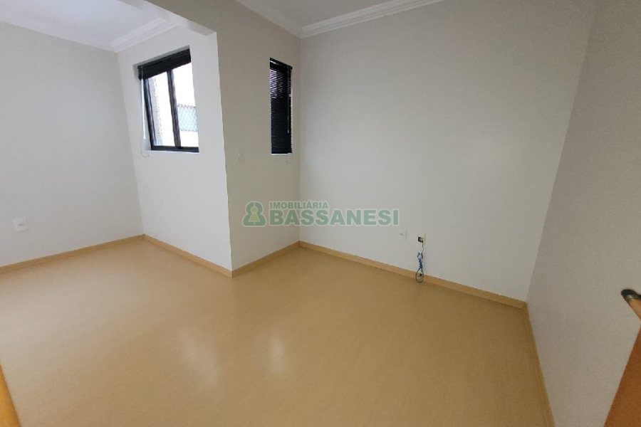 Cobertura com 195m², 4 dormitórios, 4 vagas, no bairro Pio X em Caxias do Sul para Comprar