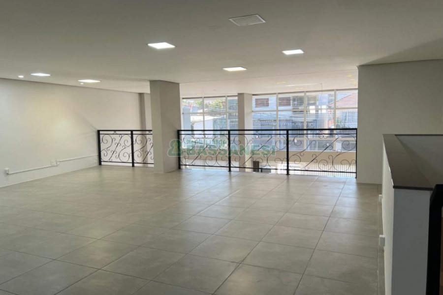 Loja com 370m², 2 vagas, no bairro Santa Catarina em Caxias do Sul para Alugar