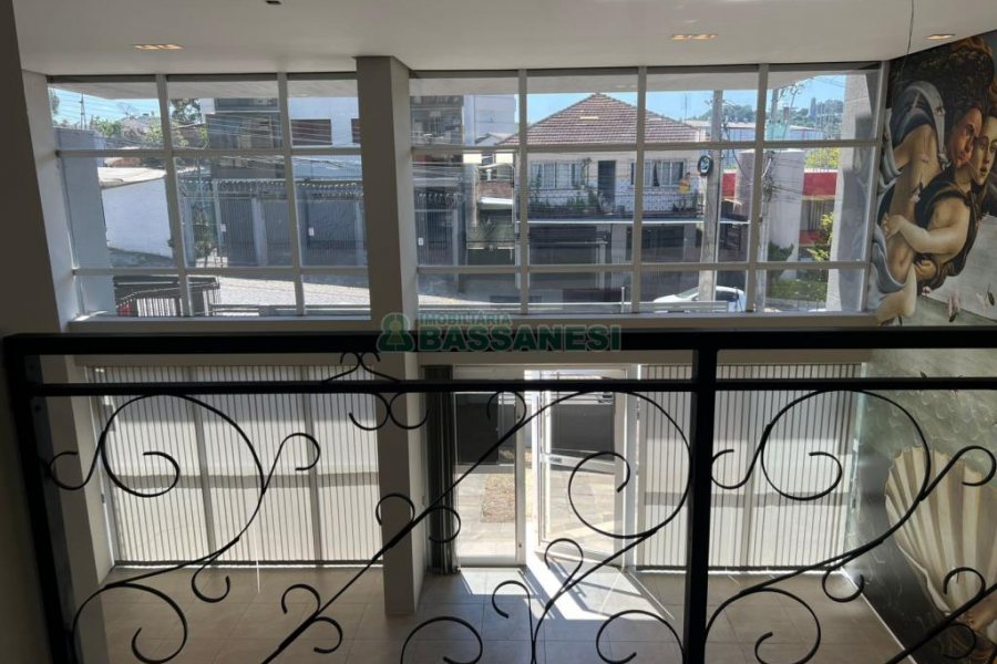 Loja com 370m², 2 vagas, no bairro Santa Catarina em Caxias do Sul para Alugar