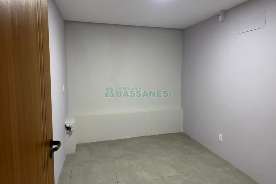 Loja com 370m², 2 vagas, no bairro Santa Catarina em Caxias do Sul para Alugar