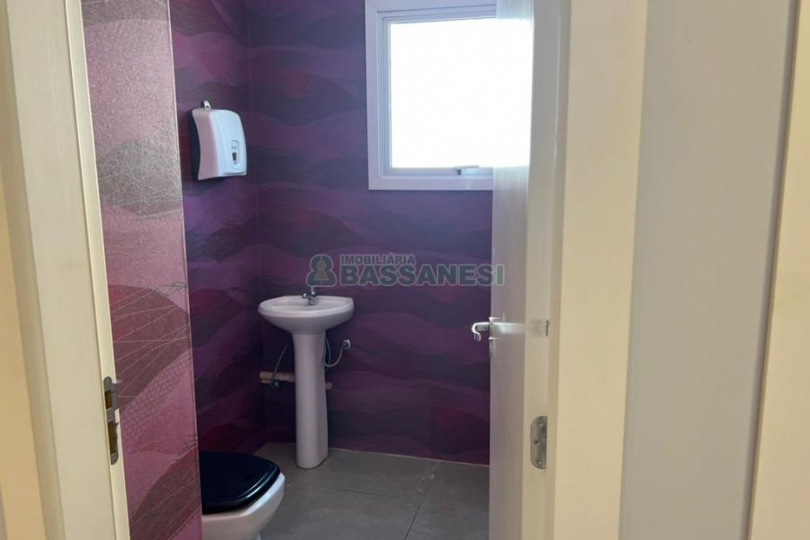 Loja com 370m², 2 vagas, no bairro Santa Catarina em Caxias do Sul para Alugar