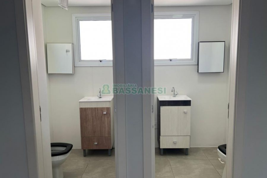 Loja com 370m², 2 vagas, no bairro Santa Catarina em Caxias do Sul para Alugar