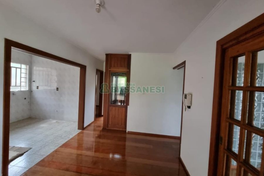 Casa com 184m², 3 dormitórios, 2 vagas, no bairro Panazzolo em Caxias do Sul para Comprar