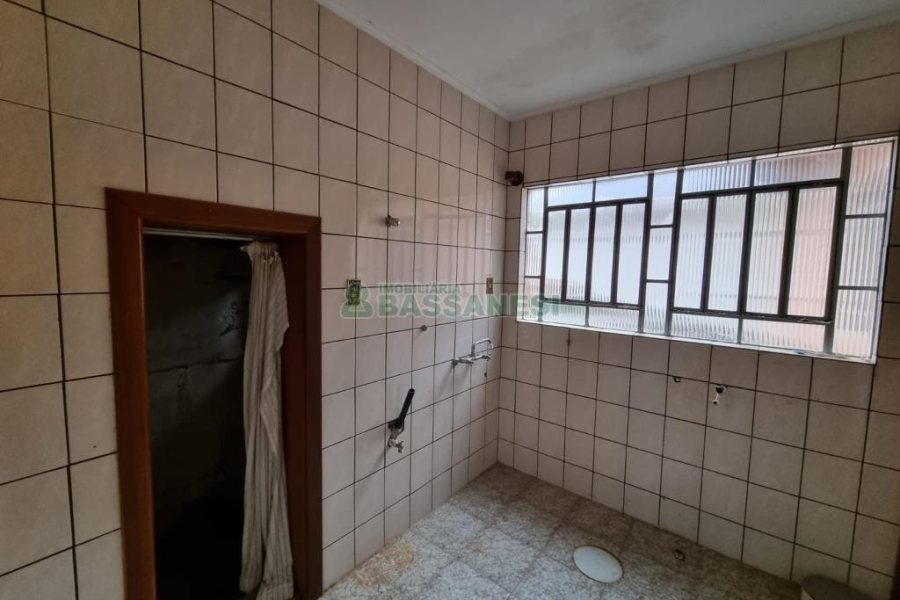 Casa com 184m², 3 dormitórios, 2 vagas, no bairro Panazzolo em Caxias do Sul para Comprar