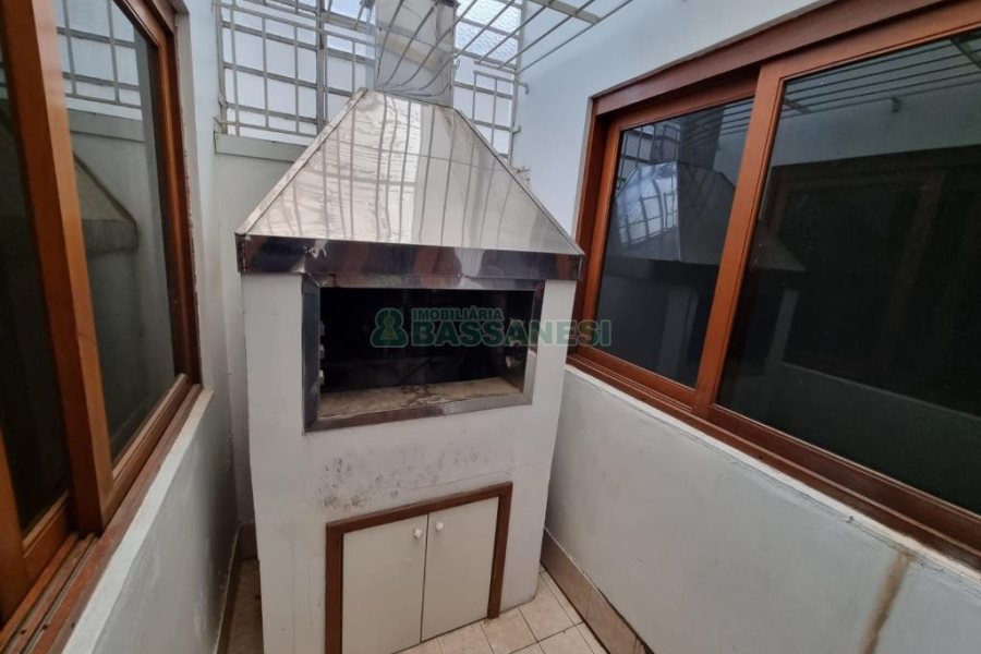 Casa com 184m², 3 dormitórios, 2 vagas, no bairro Panazzolo em Caxias do Sul para Alugar ou Comprar