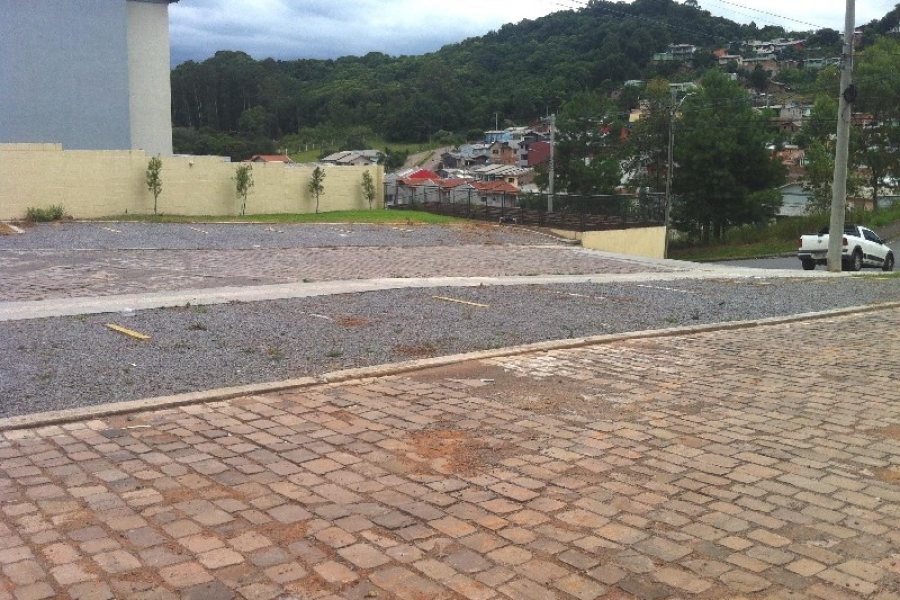 Loja com 475m², no bairro Diamantino em Caxias do Sul para Comprar