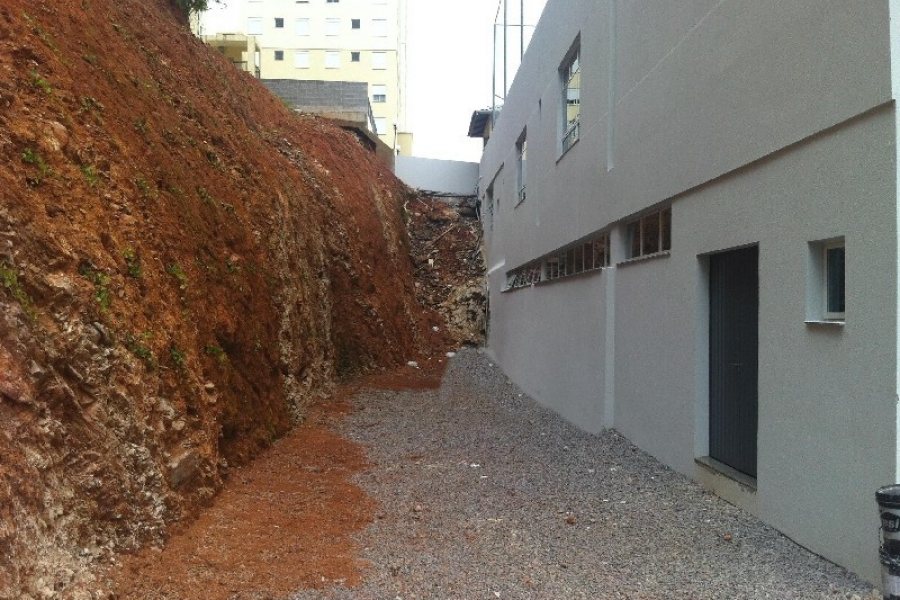 Loja com 475m², no bairro Diamantino em Caxias do Sul para Comprar