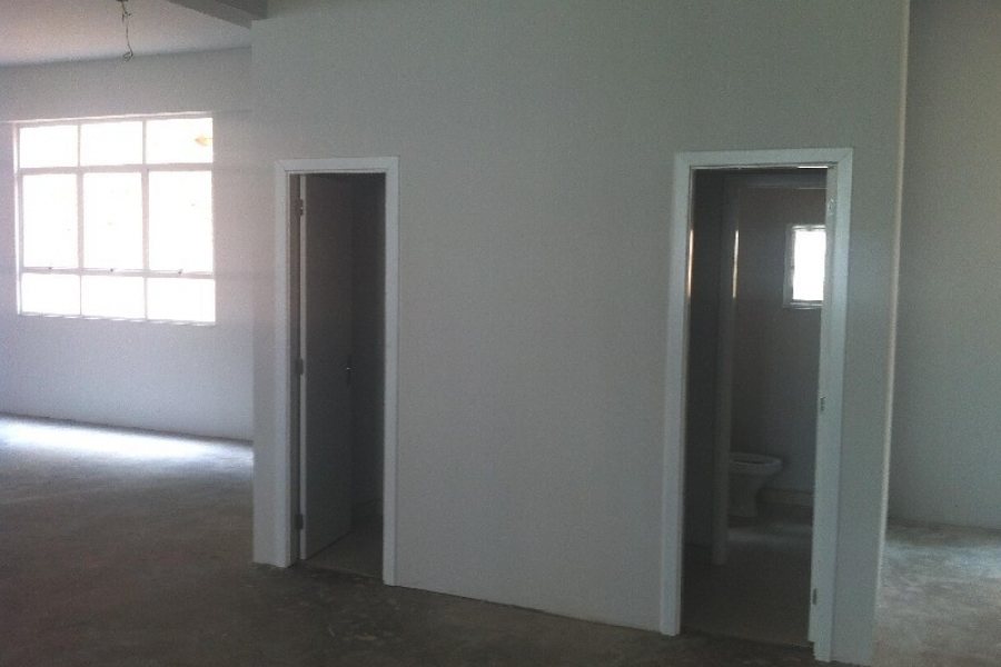 Loja com 475m², no bairro Diamantino em Caxias do Sul para Comprar