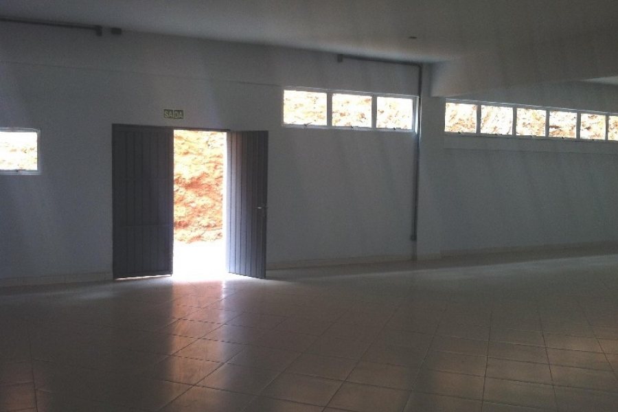 Loja com 475m², no bairro Diamantino em Caxias do Sul para Comprar
