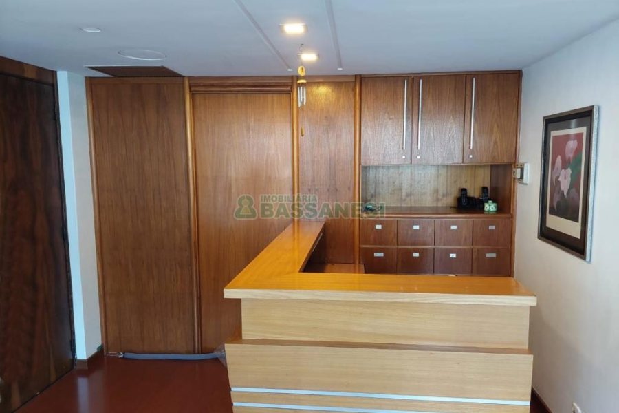 Sala Mobiliada com 95m², no bairro Centro em Caxias do Sul para Alugar