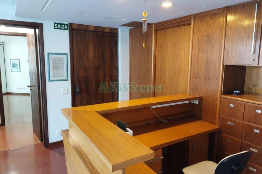 Sala Mobiliada com 95m², no bairro Centro em Caxias do Sul para Alugar