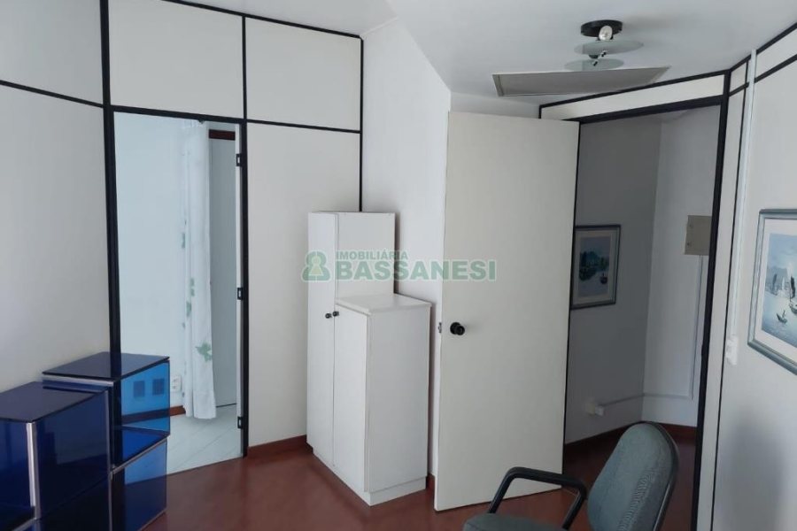 Sala Mobiliada com 95m², no bairro Centro em Caxias do Sul para Alugar