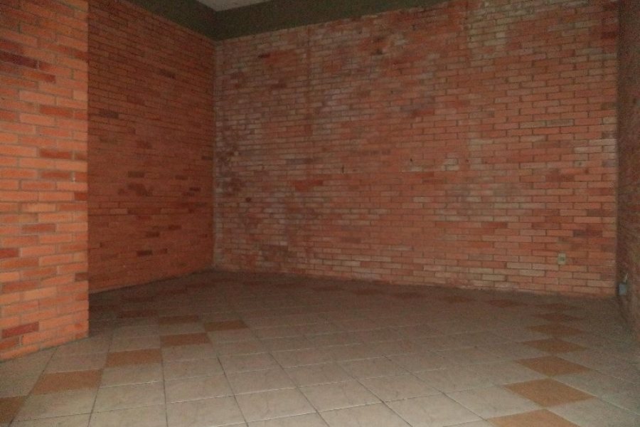 Loja com 30m², no bairro De Lazzer em Caxias do Sul para Alugar