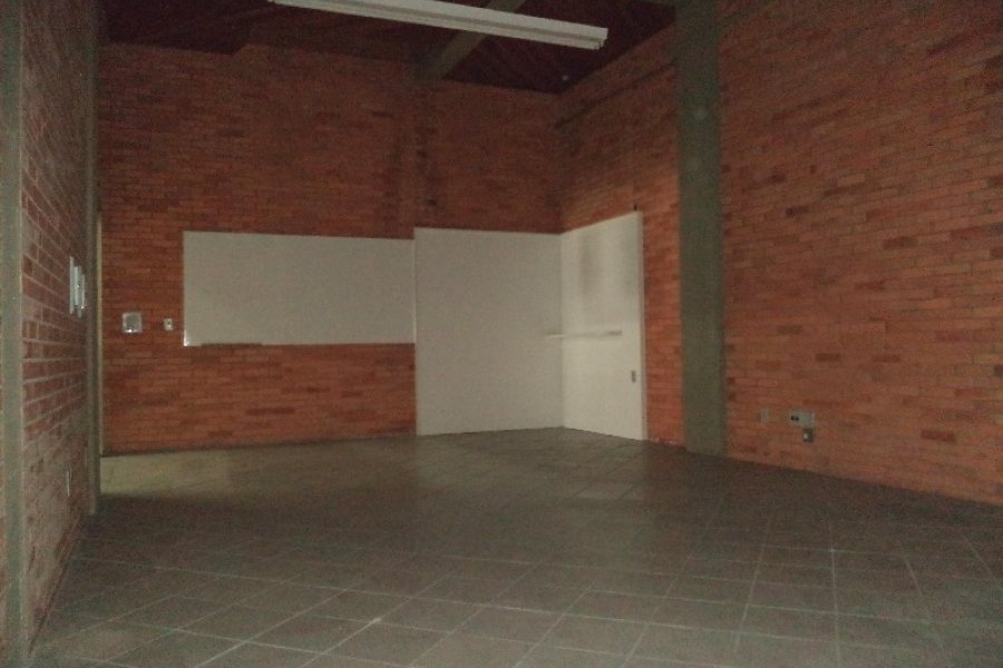 Loja com 45m², no bairro De Lazzer em Caxias do Sul para Alugar